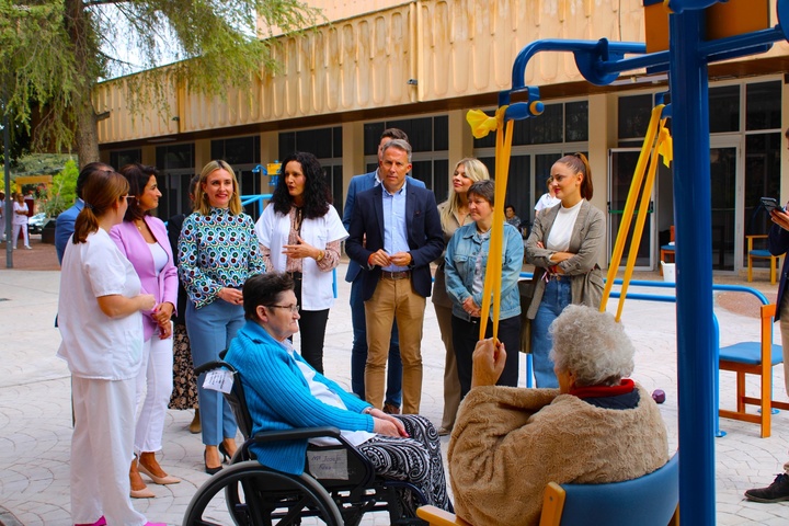 Imagen del artículo La Comunidad inicia la rehabilitación de la residencia Domingo Sastre de Lorca con la puesta en marcha de un jardín biosaludable