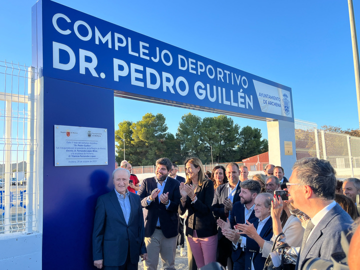 El presidente de la Región de Murcia, Fernando López Miras, inauguró hoy el nuevo complejo deportivo 'Doctor Pedro Guillén', en la pedanía archenera...