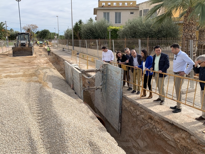La consejera Sara Rubira visita, junto al alcalde de San Javier, los trabajos de construcción de los colectores norte y sur