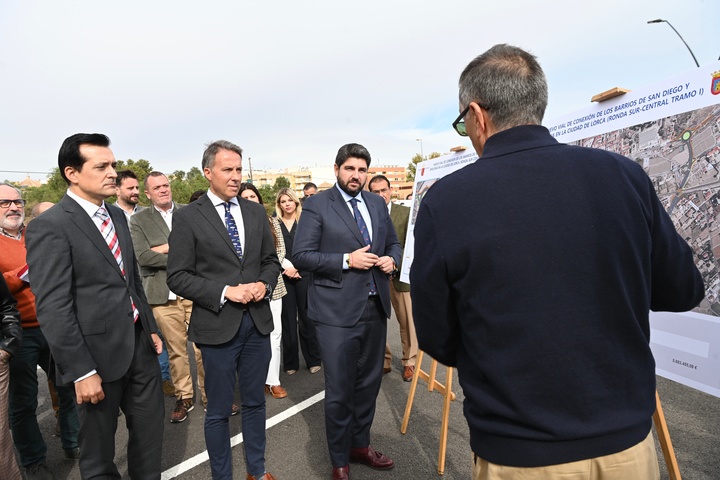 López Miras inaugura el tramo 1 de la Ronda Central de Lorca (2)