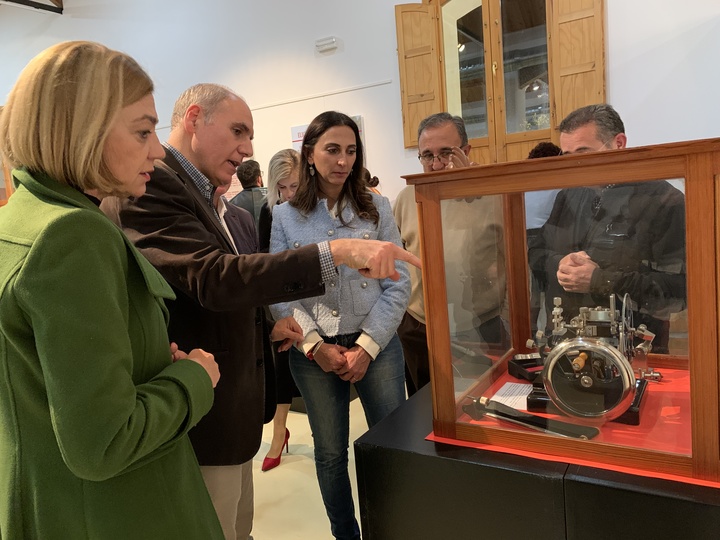 Inauguración de la exposición 'El laboratorio del vino: la Estación Enológica de Jumilla'.