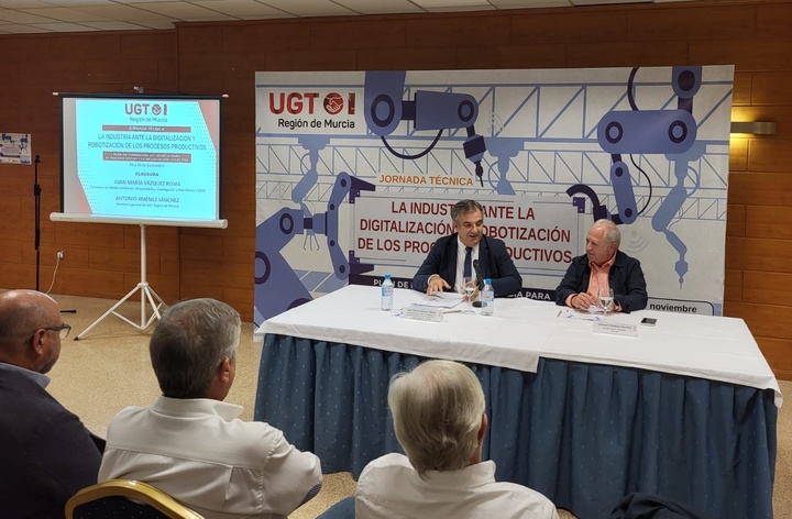 El consejero Juan María Vázquez clausura las jornadas 'La industria ante la digitalización y robotización de los procesos productivos'