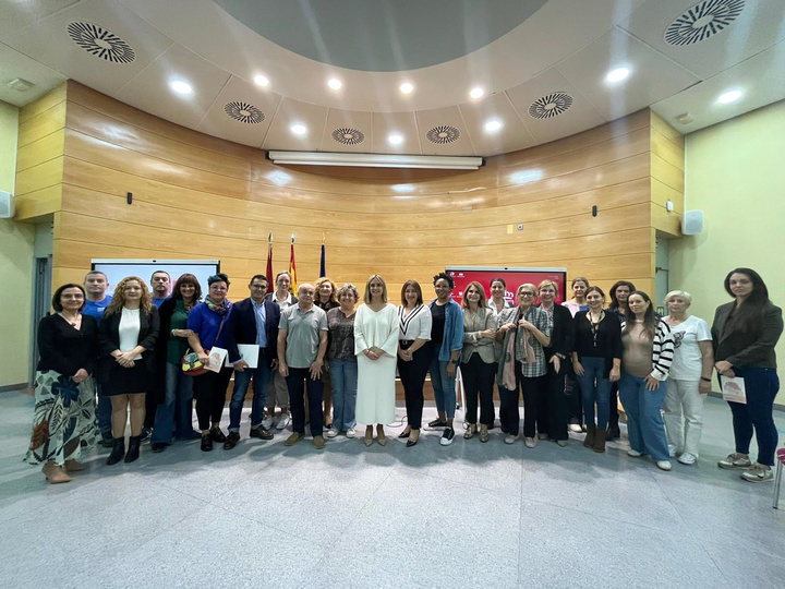 La consejera de Política Social, Familias e Igualdad, Conchita Ruiz, durante la presentación del programa de actividades por el Día internacional para la Eliminación de la Violencia contra las Mujeres (1)