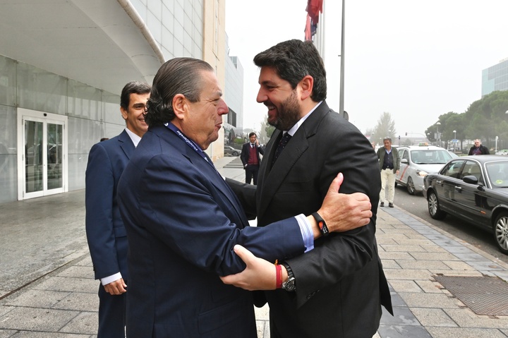 Fernando López Miras, con el presidente Asociación Valenciana de Empresarios, Vicente Boluda