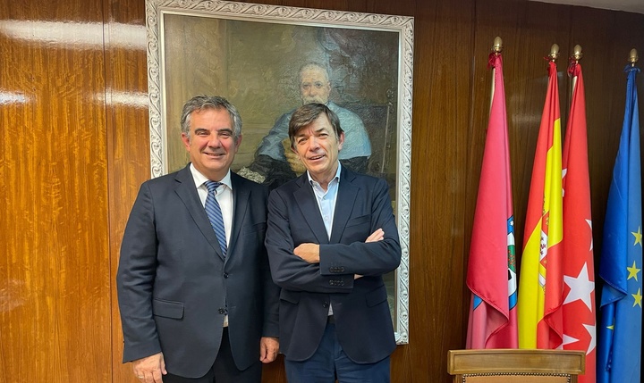El consejero Juan María Vázquez se reúne con el rector de la Universidad Internacional Menéndez Pelayo para tratar la ampliación de actividades de la institución en la sede de Cartagena