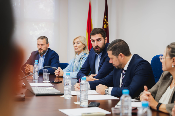 El consejero de Interior, Emergencias y Ordenación del Territorio se ha reunido esta mañana con responsables de Ceclor