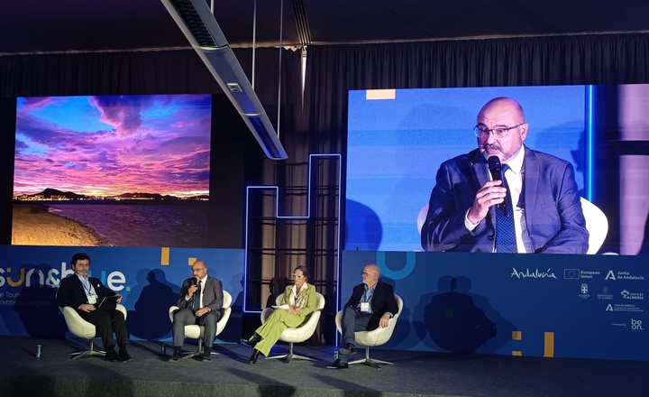 El director general del Mar Menor pone en valor el nivel tecnológico que la Región aplica en la monitorización del Mar Menor