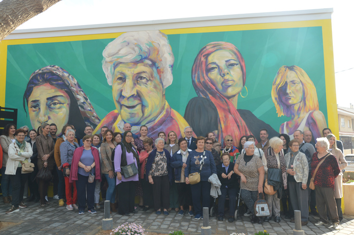 La consejera de Política Social, Familias e Igualdad, Conchita Ruiz, junto con el alcalde de Torre Pacheco, Pedro Ángel Roca, durante la inauguración del Centro de Empoderamiento de la Mujer del municipio (3 de 3)