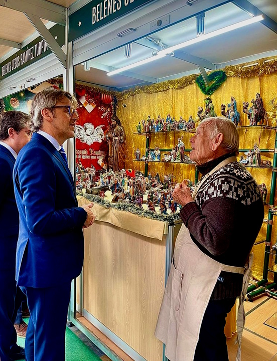 Un total de 95 estand conforman la XXXIX Muestra de Artesanía de Navidad de Murcia