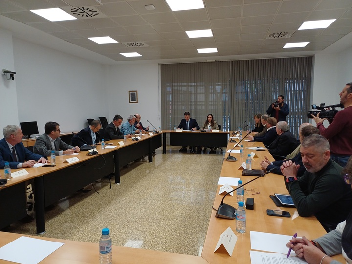 La consejera Sara Rubira en la reunión del Consejo Asesor Regional del Agua