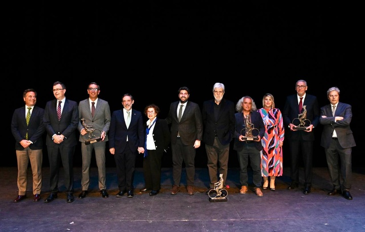 El presidente de la Comunidad, Fernando López Miras, asiste a la gala de entrega de premios 'Los Mejores' del diario La Verdad