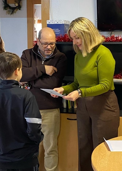 La consejera de Política Social, Familias e Igualdad, Conchita Ruiz, durante su visita al centro de protección de menores Santo Ángel (3 de 3)