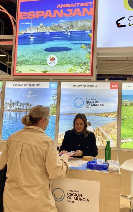 La Región se promociona en la feria Matka, de Helsinki, como destino de actividades al aire libre, aventura, golf y gastronomía durante todo el año