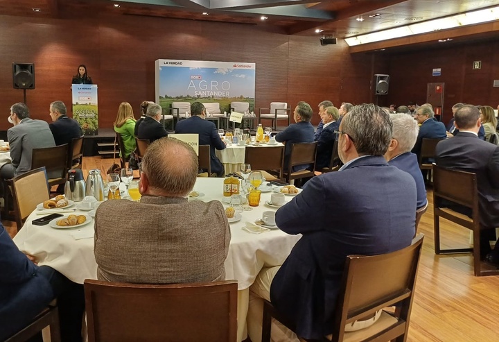 La consejera Sara Rubira durante su participación en el Foro Agro Santander