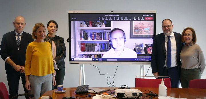 Oftalmólogos de la Región reciben formación especializada en el hospital Reina Sofía (2)