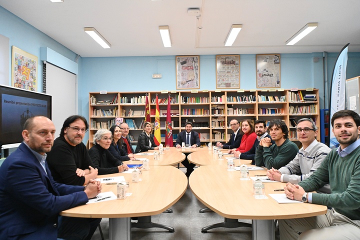 Imagen del artículo López Miras anuncia la implantación en Cartagena de un programa contra el abandono educativo en alumnos vulnerables