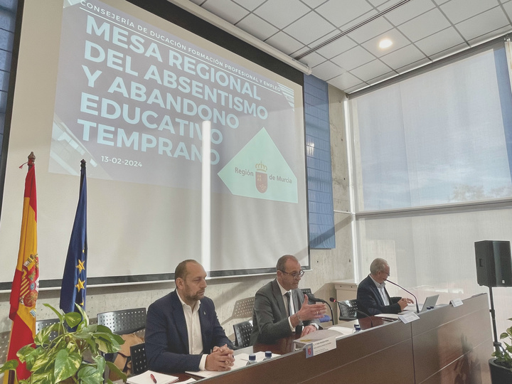 Reunión de la Mesa regional de absentismo y abandono educativo regional