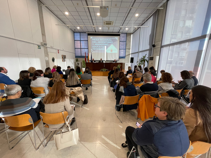 Reunión de la Mesa regional de absentismo y abandono educativo regional