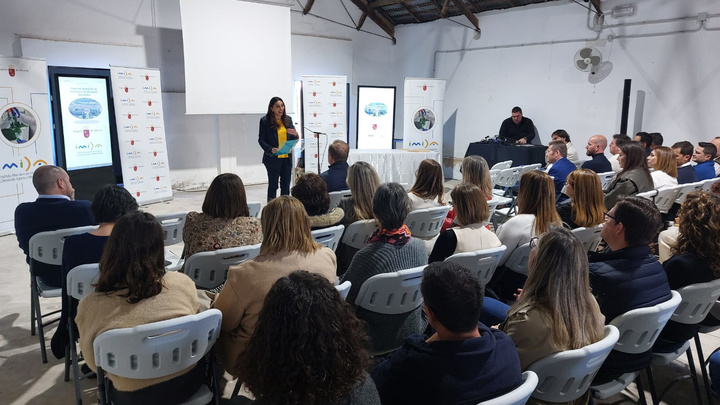 La consejera Sara Rubira, durante el acto celebrado en el IMIDA para dar la bienvenida a los nuevos integrantes de la plantilla de empleados públicos del centro.