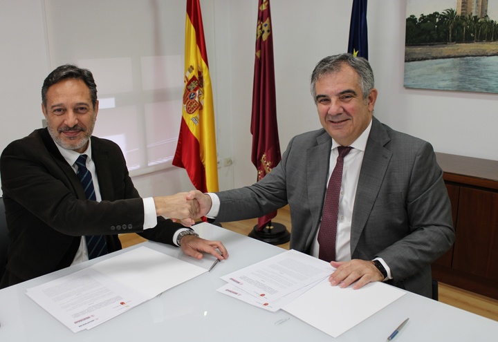 El Gobierno regional y el Colegio de El Gobierno regional y el Colegio de Ingenieros Industriales de la Región de Murcia colaboran para promover una industria más social y sostenibleIngenieros Industriales de la Región de Murcia colaboran para promover una industria más social y sostenible