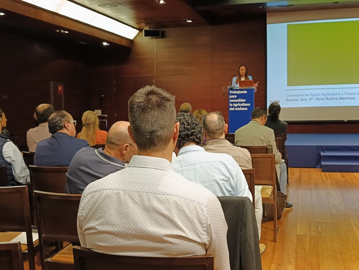 La consejera Sara Rubira en la inauguración de la asamblea de Ansemat.