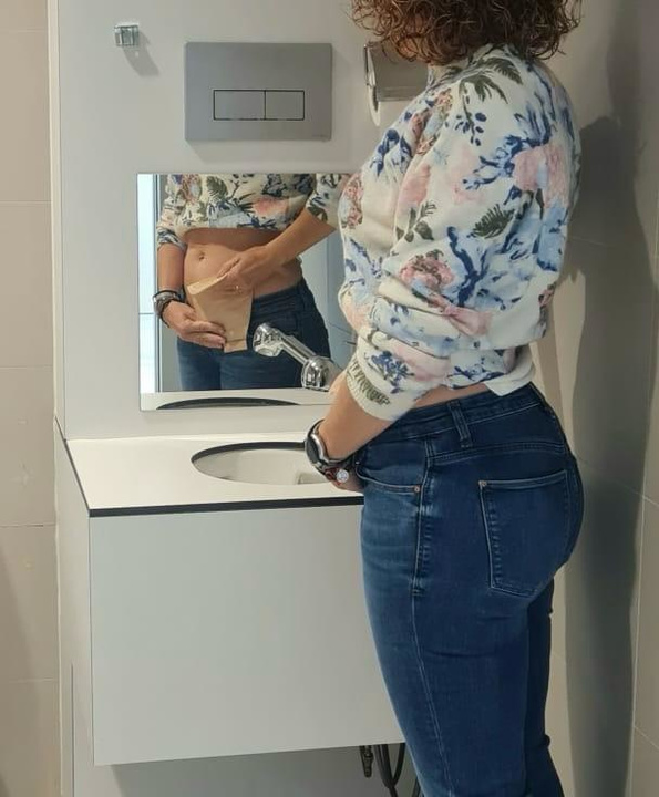 El hospital Virgen del Castillo de Yecla está realizando las obras para instalar un segundo aseo con estas características en la zona de Consultas Externas.