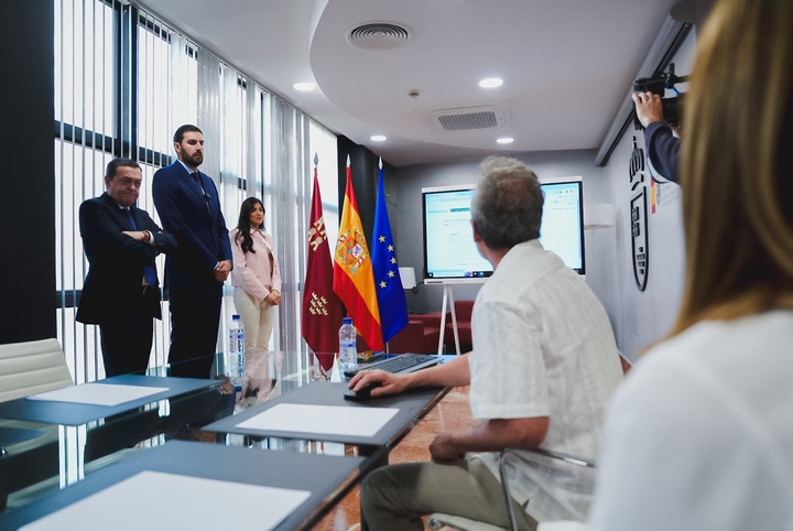 Presentación de la Carpeta Empresarial y la Carpeta Ciudadana