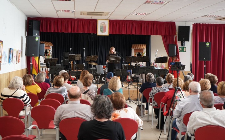 La consejera de Política Social, Conchita Ruiz, pregona el inicio de la VIII Semana Cultural del Centro social de mayores San Antón de Murcia