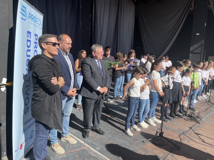 Imagen del artículo Unos 330 estudiantes participan en el encuentro de coros del programa educativo 'Cantemus'