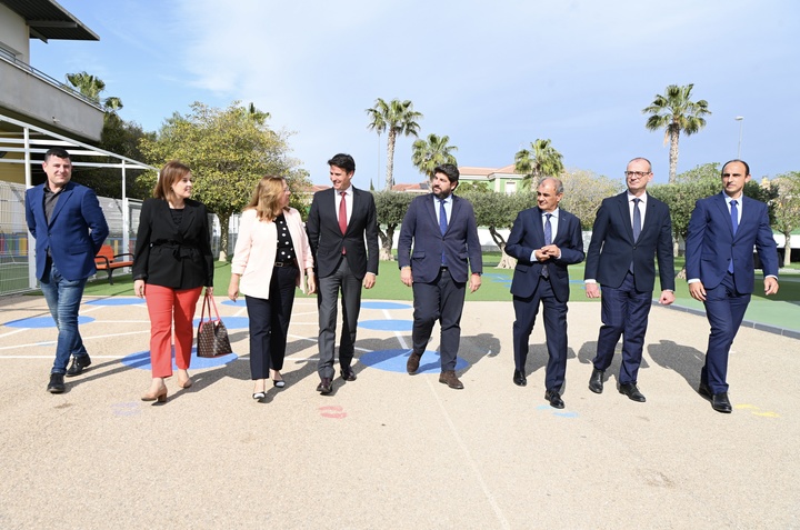 López Miras destaca la "libertad y calidad" de las cooperativas de enseñanza que contribuyen a ¿fortalecer nuestro sistema educativo¿