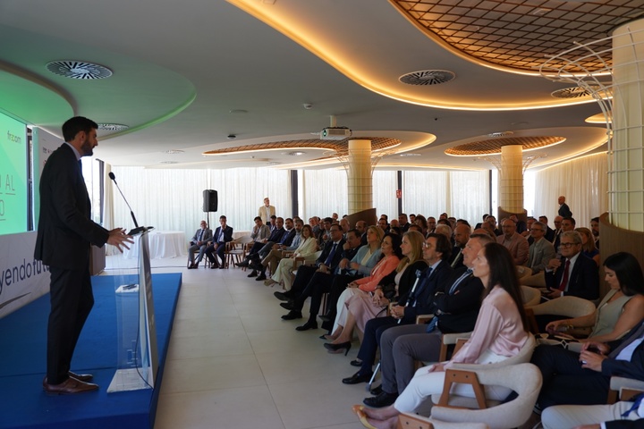 El vicepresidente y consejero de Interior, Emergencias y Ordenación del Territorio, José Ángel Antelo, clausuró la asamblea general de la Federación Regional de Empresarios de la Construcción de Murcia (Frecom) (1)