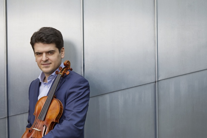 Imagen del artículo La Orquesta Sinfónica de la Región actúa esta semana junto al violinista Michael Barenboim en Murcia y Santander