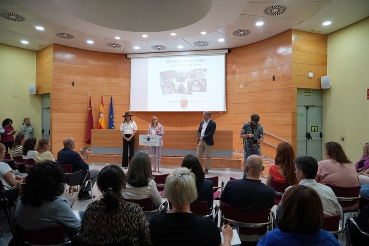 Imagen del artículo Arranca la Escuela de Familias con herramientas para un uso responsable de las tecnologías