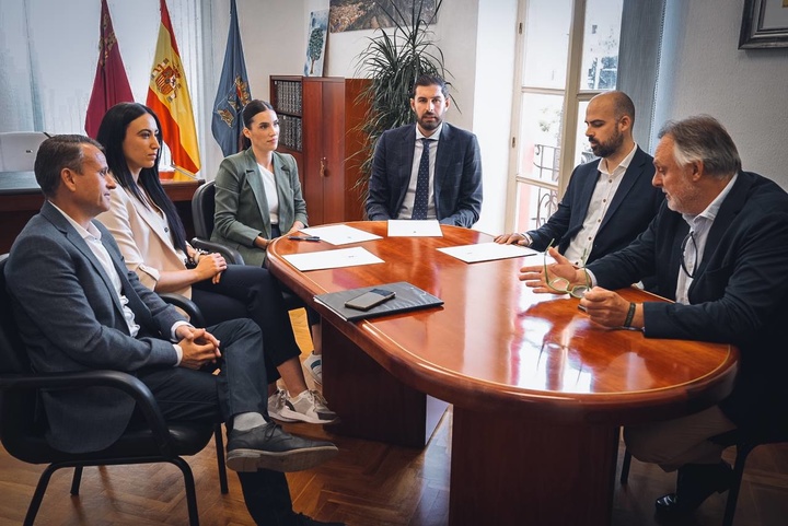 Imagen del artículo Antelo se reúne con la alcaldesa de Alhama de Murcia para intensificar la colaboración entre administraciones en materia de seguridad
