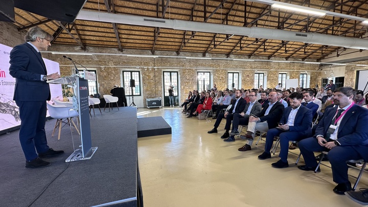 El consejero de Economía destaca que la IA puede potenciar el desarrollo regional, mejorar la calidad de vida de los ciudadanos y abrir nuevas oportunidades para las empresas y emprendedores