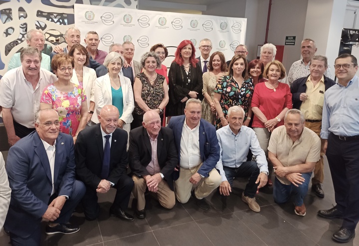 Salud se suma al homenaje del Colegio de Enfermería a los 72 colegiados jubilados en 2023