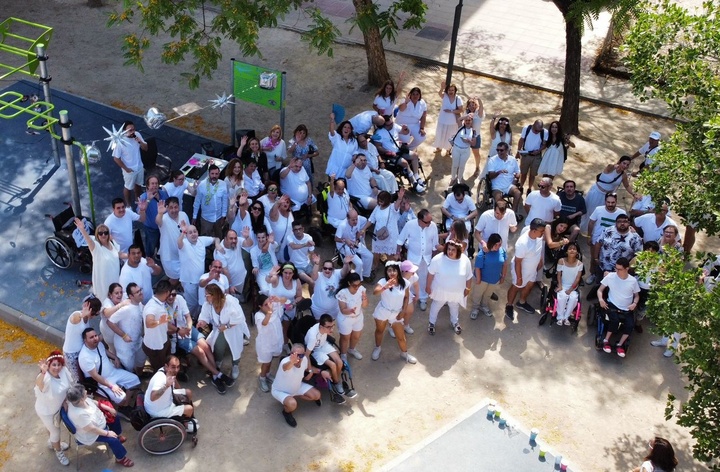 La consejera de Política Social comparte con los usuarios de Famdif una jornada de convivencia para hacer más visible la discapacidad (1)