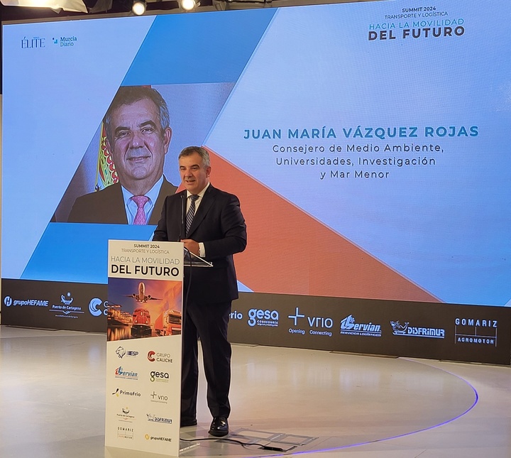 Juan María Vázquez sostiene que "la descarbonización de los medios de transporte, el uso de la información digital, y la colaboración público-privada son algunas propuestas frente a los retos que presenta el horizonte de la movilidad"