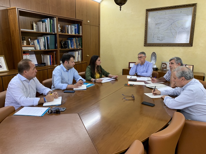 Imagen del artículo La Comunidad presenta a la CHS el informe de necesidades hídricas del Altiplano que previamente ha entregado a las organizaciones agrarias