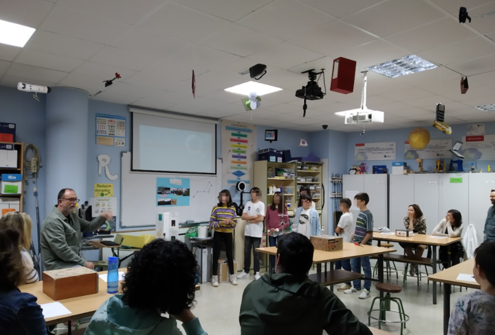 Alumnos en un taller de enriquecimiento extracurricular desarrollado este curso escolar.