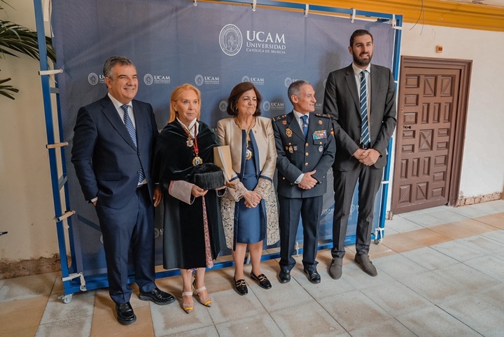 El consejero Vázquez destaca la internacionalización, la investigación y la formación en la UCAM durante la festividad de San Antonio de Padua