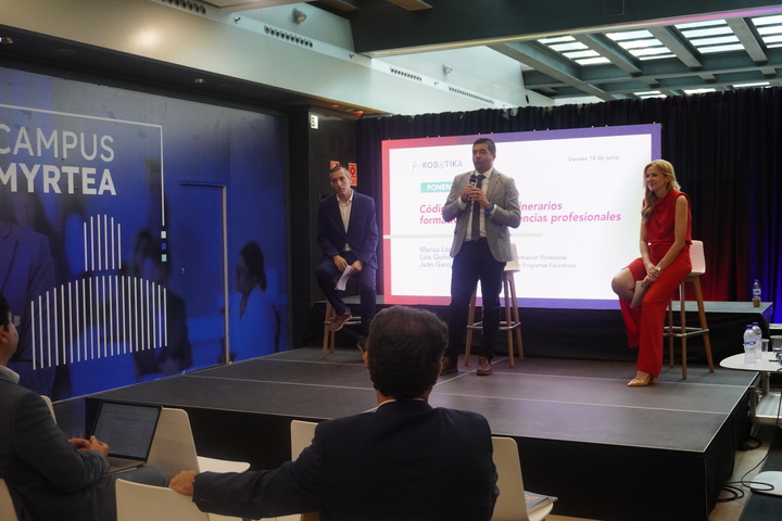 La Comunidad introducirá nuevas especialidades en robótica y automatización en su oferta formativa