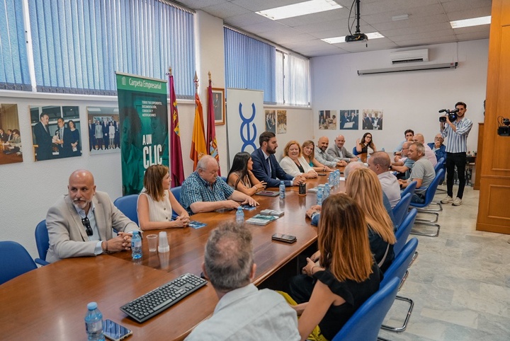 Antelo asegura que seguirá trabajando en una desregulación y reducción de la burocracia que permita la captación de nuevas inversiones