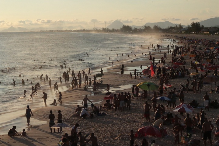 Salud insiste en extremar la vigilancia de niños y personas mayores tanto en piscinas públicas o privadas como en el mar (2)