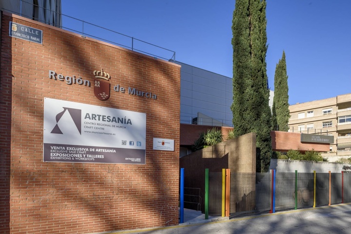 Imagen del artículo El alfarero Martín Lario, el lutier Ginés Martínez y la Asociación Ruralmur, propuestas de la Región para los Premios Nacionales de Artesanía 2024