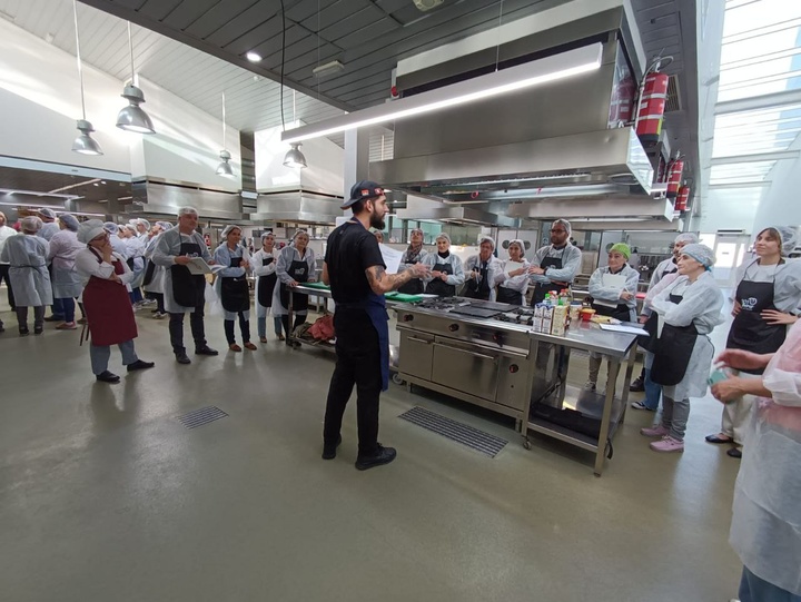 El ciclo de cocina 'Gastrojueves' del Centro de Cualificación Turística reanuda su programación tras el verano con 20 talleres