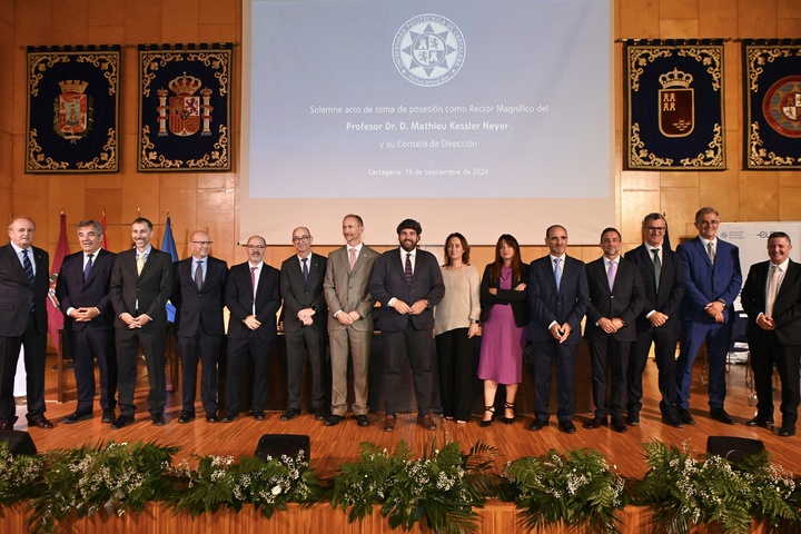 El jefe del Ejecutivo autonómico, Fernando López Miras, presidió hoy el acto de toma de posesión del nuevo rector de la Universidad Politécnica de Cartagena (UPCT), Mathieu Kessler.