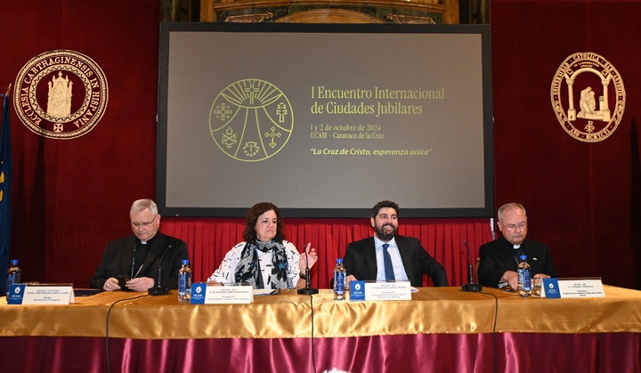 López Miras preside el acto de inauguración del primer Encuentro Internacional de Ciudades Jubilares (3)