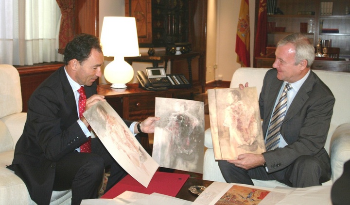 El presidente de la Copmunidad anuncia la concesión de la Medalla de Oro de la Región a Pepín Liria (2)