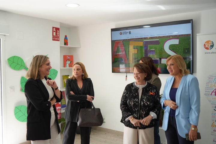 La consejera de Política Social, Familias e Igualdad, Conchita Ruiz, durante la inauguración de la nueva vivienda tutelada para personas con problemas de salud mental (2)